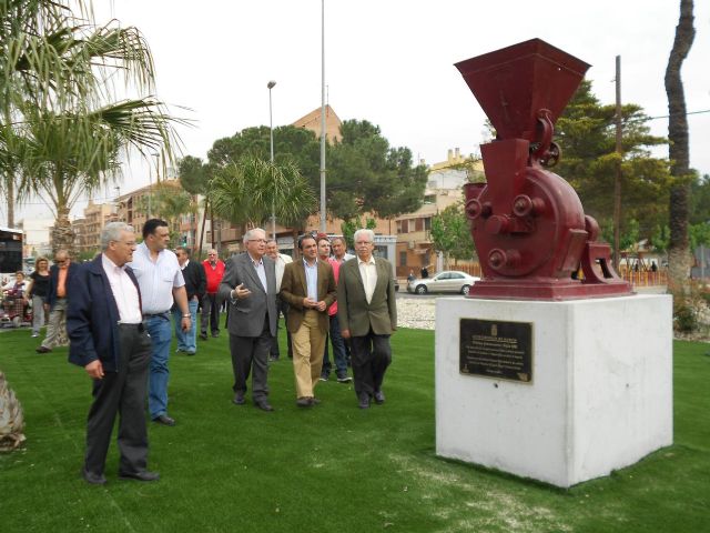Un monumento en la entrada a Espinardo rinde homenaje a la tradición histórica industria del pimentón - 4, Foto 4