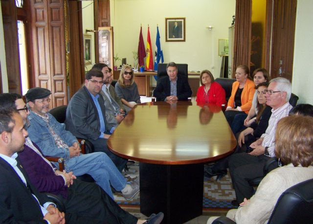 Dos directores generales del Ministerio de Educación de Paraguay visitan Águilas - 1, Foto 1