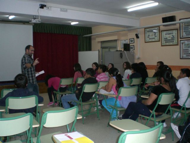 El IES Prado Mayor acoge charlas informativas sobre el proyecto Agrégate dentro de programa de corresponsales juveniles - 1, Foto 1