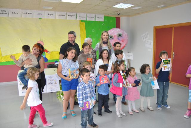 Una manifestación a favor de la lectura clausuró el mes del libro en San Javier - 2, Foto 2