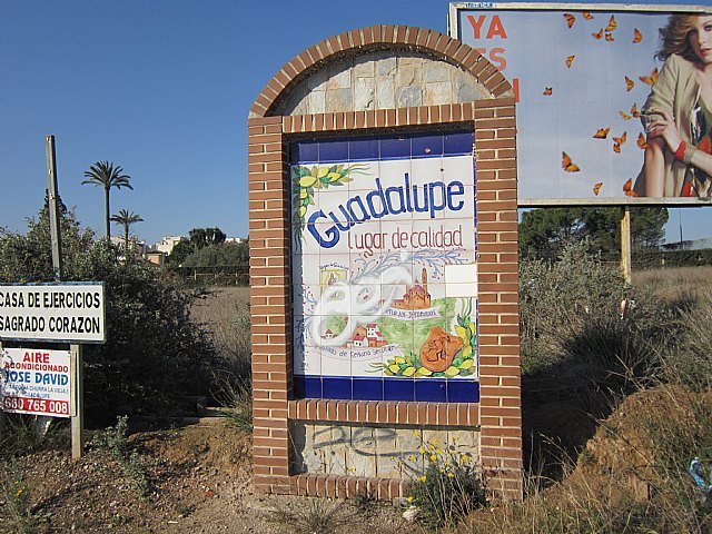 Los socialistas denuncian que la imagen de Guadalupe está siendo insultada debido a los graffitis en los símbolos principales - 2, Foto 2