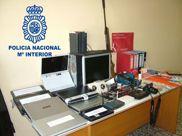 Seis detenidos en el registro de tres prostíbulos de Cartagena y Santa Pola - 1, Foto 1