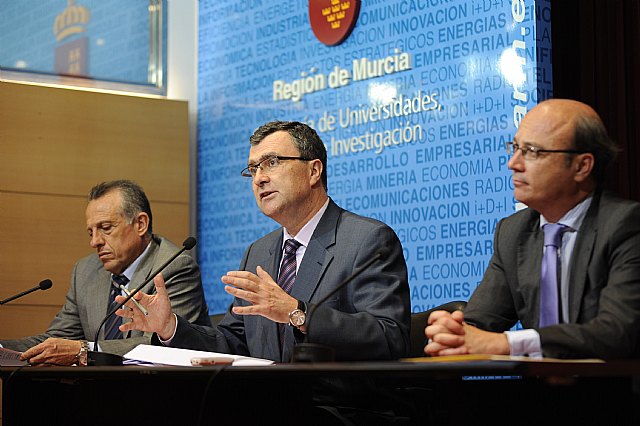 Comunidad y Cruz Roja fomentan el emprendimiento y la creación de empresas entre colectivos con dificultades de inserción laboral - 1, Foto 1