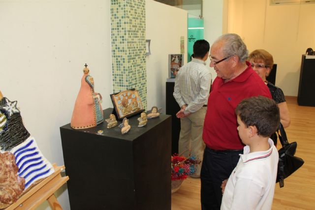 Los alumnos de los talleres municipales torreños presentan una muestra-mercadillo de sus trabajos - 3, Foto 3