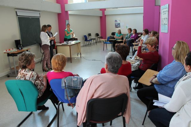 La asociación de mujeres Isabel González torreña comienza sus actividades de mayo - 1, Foto 1