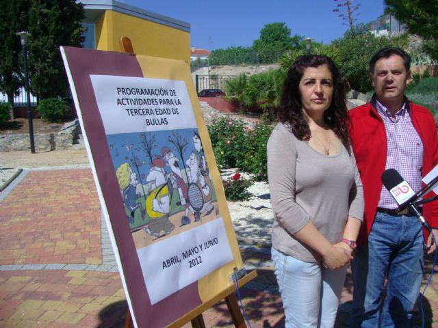 Talleres, cursos, bailes y viajes son las actividades organizadas por el Ayuntamiento de Bullas para la 3° Edad - 1, Foto 1