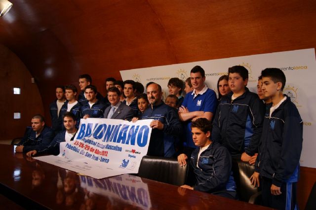 El Alcalde de Lorca felicita a la sección de Balonmano de Eliocroca por los excelentes resultados logrados en esta temporada - 1, Foto 1