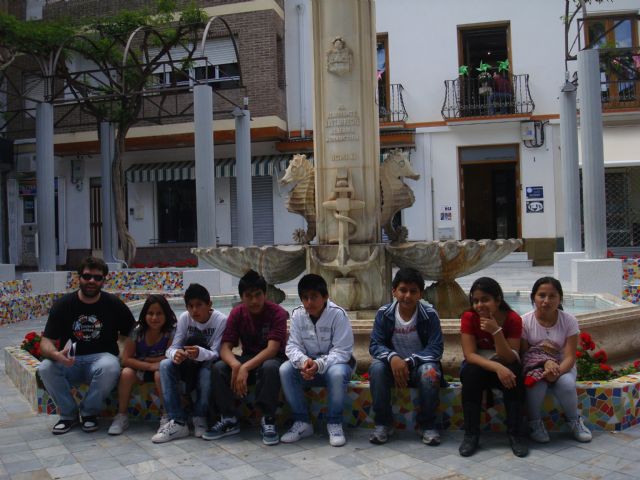 La concejalía de Atención Social, Participación Ciudadana y Colectivos Vecinales organiza una visita guiada con jóvenes al municipio de Alhama, Foto 2
