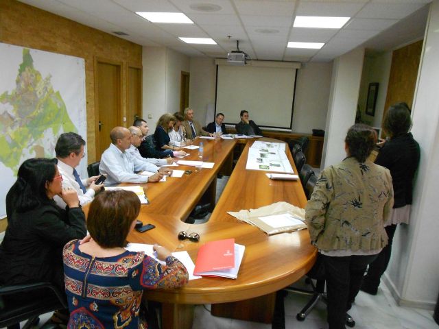 El jurado se reúne para elegir el proyecto ganador para remodelar la carretera de El Palmar - 2, Foto 2