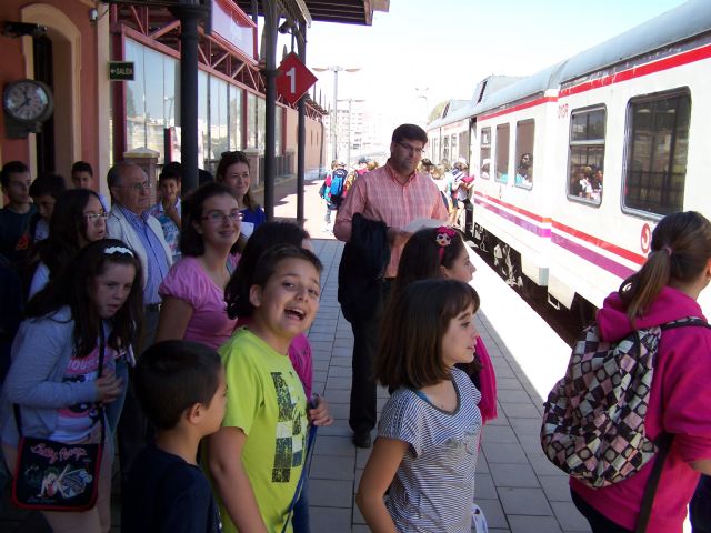 Un tren recorre el trayecto entre Águilas y Pulpí para apoyar la reivindicación de una Estación Intermodal para la Comarca - 1, Foto 1