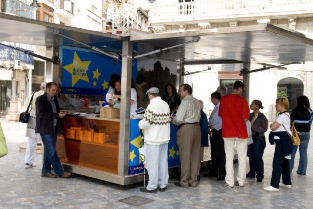 Charlas en el Politécnico e información en la Plaza de Juan XXIII, para celebrar el Día de Europa - 1, Foto 1
