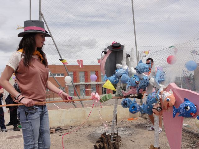 Los usuarios del Centro de Día José Moyá celebran por segundo año un particular Entierro de la Sardina, Foto 3