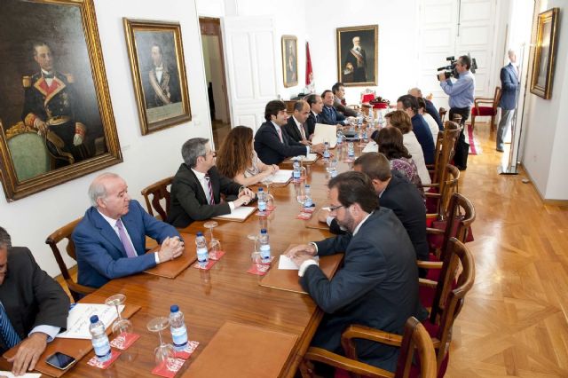 Ayuntamiento y Empresarios estudian medidas para reactivar el tejido productivo - 2, Foto 2