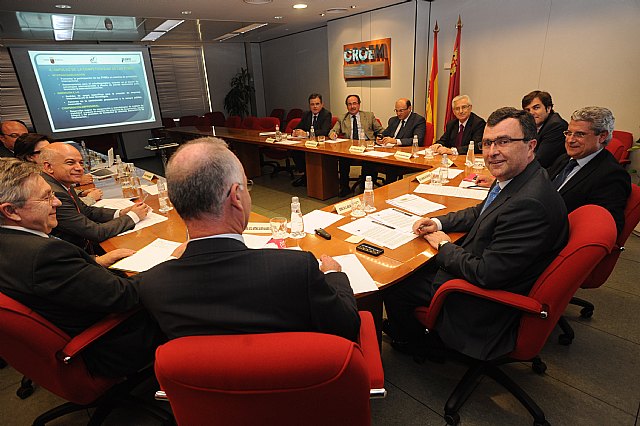 La Comunidad desarrolla una ley para estimular el emprendimiento como generador de actividad económica y empleo en la Región - 2, Foto 2