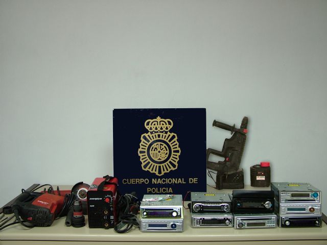 La Policía Nacional detiene a los autores de numerosos robos en interior de vehículos cometidos en Yecla - 1, Foto 1