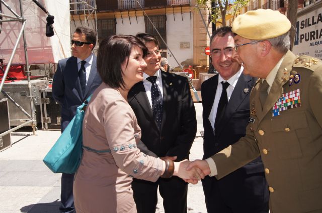 El municipio de Totana, en la figura de su alcaldesa, muestra el apoyo de la localidad a la población de Lorca, Foto 1