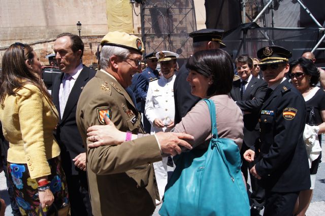 El municipio de Totana, en la figura de su alcaldesa, muestra el apoyo de la localidad a la población de Lorca, Foto 2