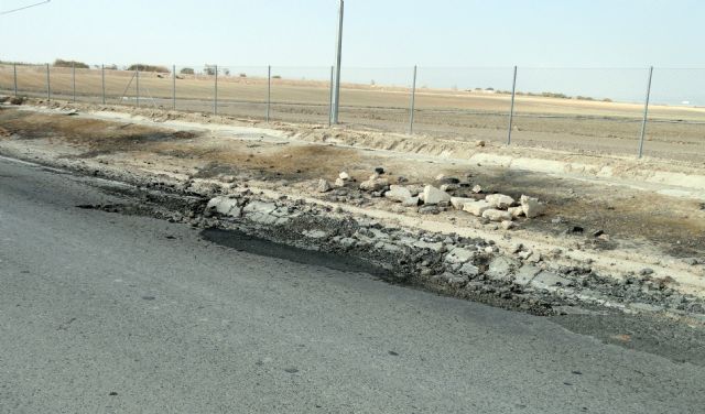 El PSOE denuncia por enésima vez la inseguridad que genera el estado del pavimento de la carretera que une la autovía de San Javier con Gea y Truyols - 2, Foto 2