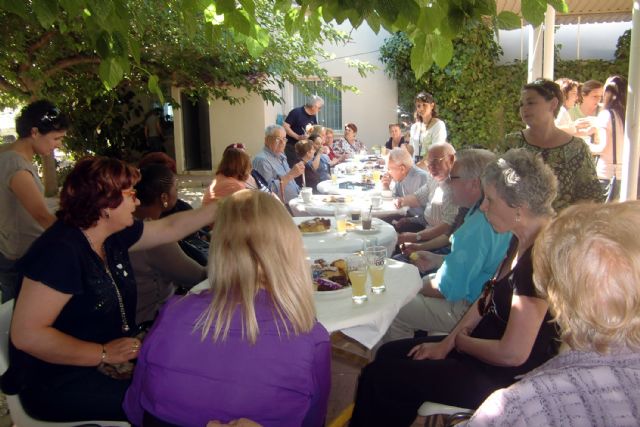 Los voluntarios y los beneficiarios del servicio de Las Torres de Cotillas, de convivencia - 1, Foto 1