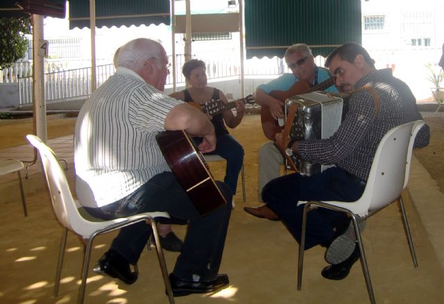 Los voluntarios y los beneficiarios del servicio de Las Torres de Cotillas, de convivencia - 2, Foto 2