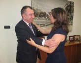 El consejero Manuel Campos reibe a la alcaldesa de Fuente Álamo