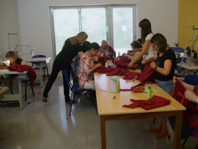 11 mujeres participan en un taller de costura gestionado por Proyecto Abraham en colaboración con el Ayuntamiento de Bullas - 1, Foto 1