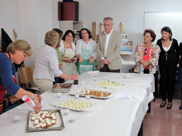 El taller de repostería de Servicios Sociales llega a su punto y final - 2, Foto 2