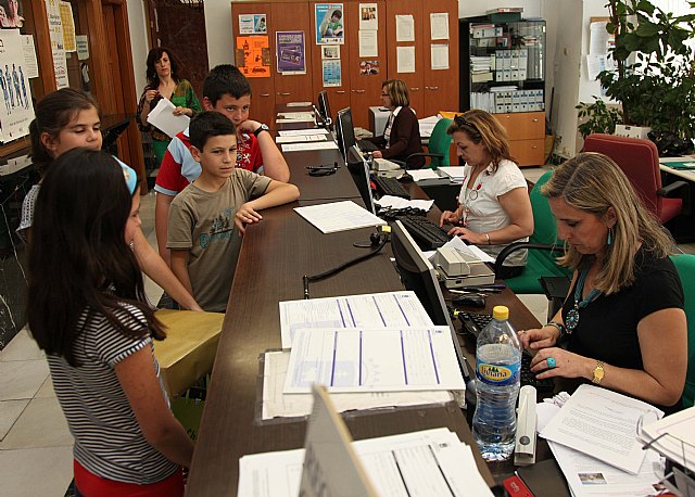 Estudiantes caravaqueños aprenden a ser empresarios con el proyecto Emprender en Mi Escuela - 2, Foto 2