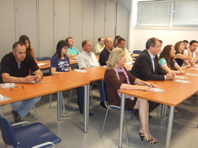 Business owners and entrepreneurs know the hand of the Institute of Development the internationalization of trade, Foto 2