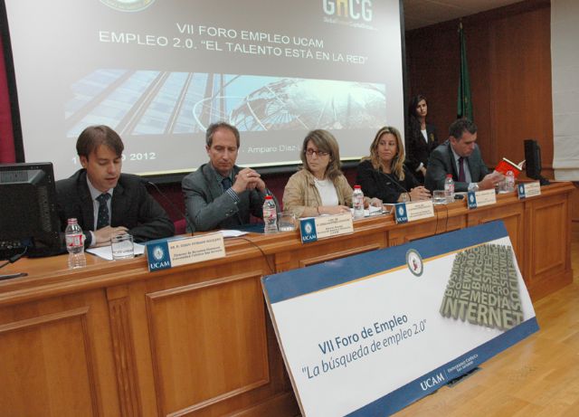 La CEO Global Human Capital Group, Amparo Díaz-Llairó, ha impartido la conferencia inaugural del VII Foro de Empleo de la UCAM - 1, Foto 1