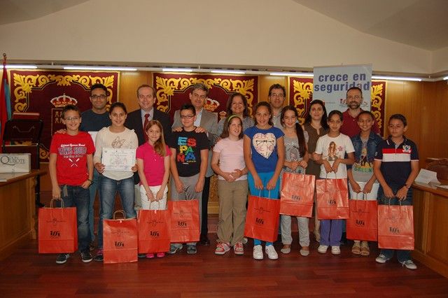 Entrega de premios a los ganadores en Alguazas del concurso de dibujo Crece en Seguridad - 1, Foto 1