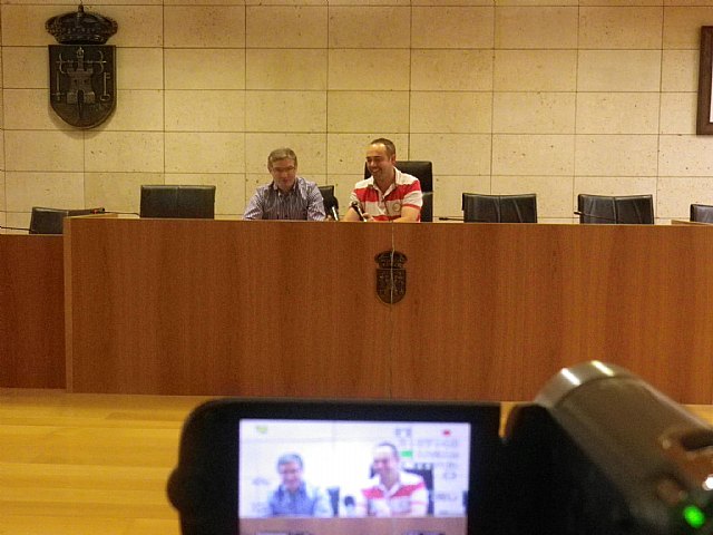 Los aficionados podrán fotografiarse con los trofeos del Mundial y la Eurocopa de fútbol logrados por la Selección Nacional de Fútbol, Foto 2