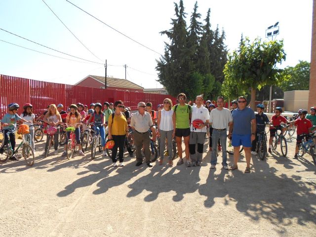 Medio Ambiente se suma a la marcha en bicicleta del colegio La Arboleja - 2, Foto 2