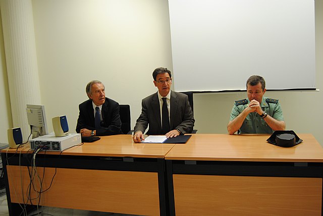 El delegado del Gobierno reafirma el compromiso del Estado en la lucha contra los incendios forestales - 1, Foto 1