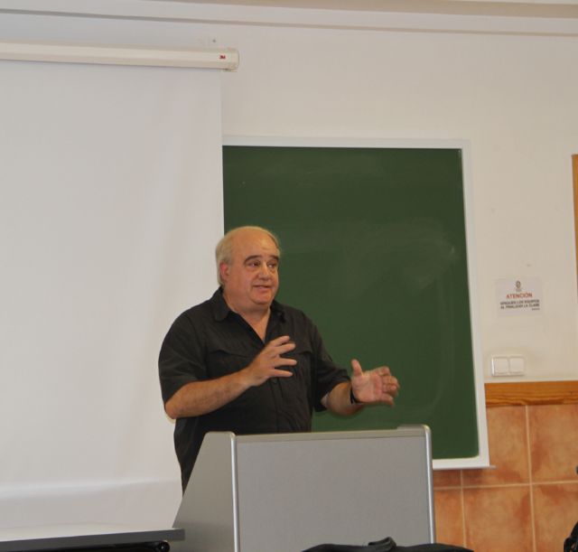 El conocido explorador Miguel Ángel Gallego ha disertado sobre Australia - 1, Foto 1