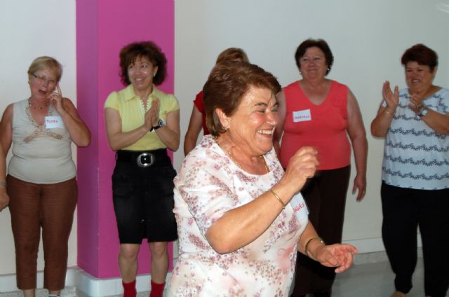 Las mujeres de la asociación Isabel González torreña descubren los beneficios de la risa - 4, Foto 4