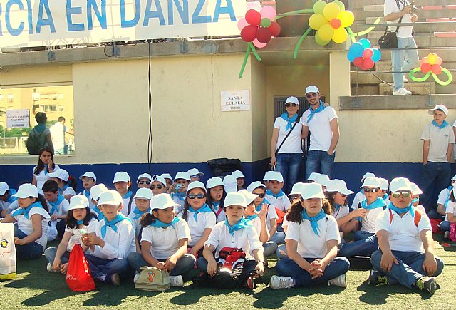 Alumnos del CEIP Santa Eulalia participaron en el IV Encuentro Regional de Danzas del Mundo - 1