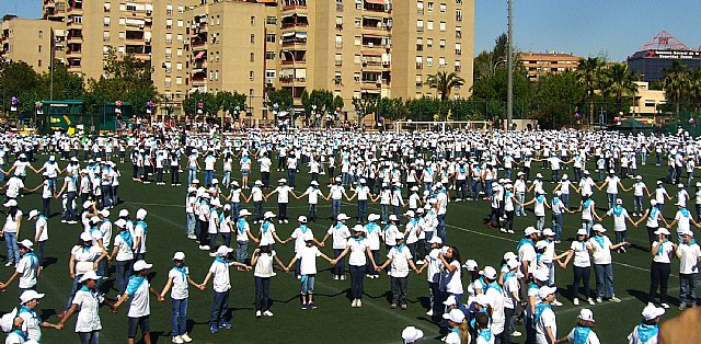 Alumnos del CEIP Santa Eulalia participaron en el IV Encuentro Regional de Danzas del Mundo - 9