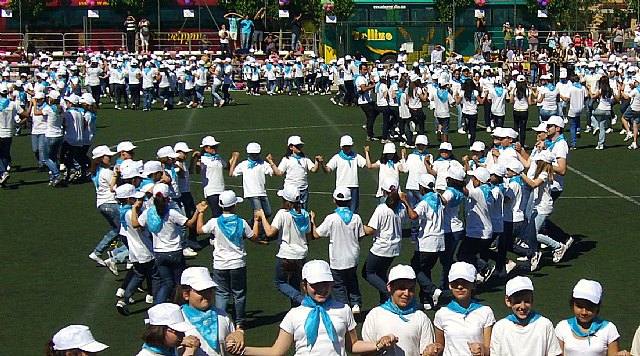 Alumnos del CEIP Santa Eulalia participaron en el IV Encuentro Regional de Danzas del Mundo - 12