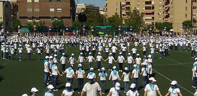 Alumnos del CEIP Santa Eulalia participaron en el IV Encuentro Regional de Danzas del Mundo - 15
