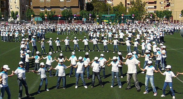 Alumnos del CEIP Santa Eulalia participaron en el IV Encuentro Regional de Danzas del Mundo - 20