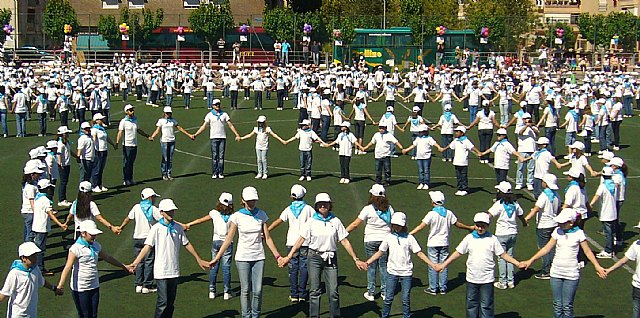 Alumnos del CEIP Santa Eulalia participaron en el IV Encuentro Regional de Danzas del Mundo - 19