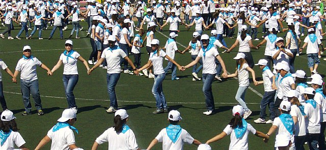 Alumnos del CEIP Santa Eulalia participaron en el IV Encuentro Regional de Danzas del Mundo - 21