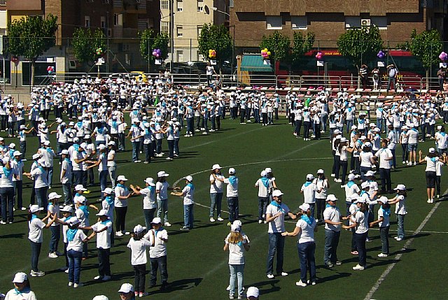 Alumnos del CEIP Santa Eulalia participaron en el IV Encuentro Regional de Danzas del Mundo - 23
