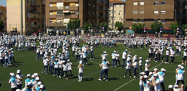 Alumnos del CEIP Santa Eulalia participaron en el IV Encuentro Regional de Danzas del Mundo - 26