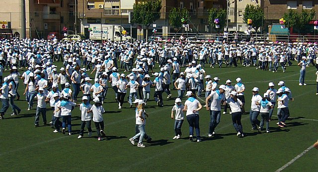 Alumnos del CEIP Santa Eulalia participaron en el IV Encuentro Regional de Danzas del Mundo - 29