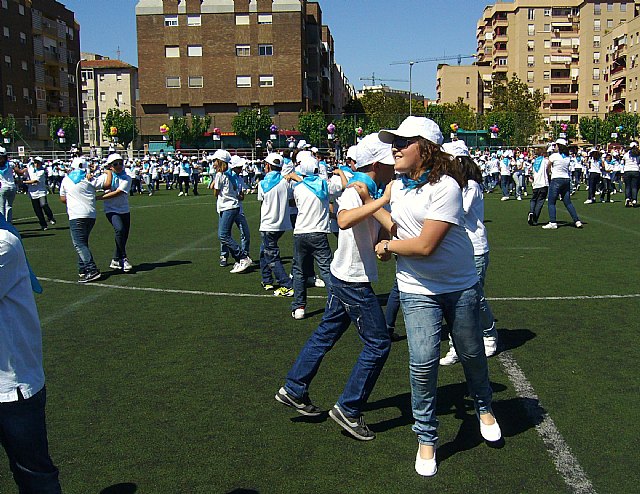 Alumnos del CEIP Santa Eulalia participaron en el IV Encuentro Regional de Danzas del Mundo - 33