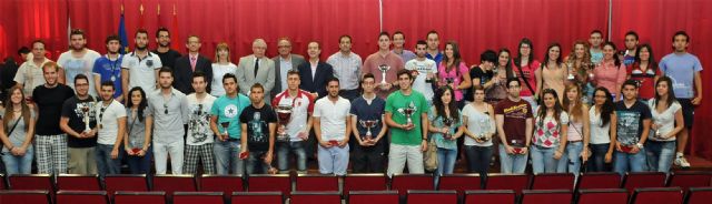 La Facultad de Ciencias del Deporte gana la XXXV edición del Trofeo Rector de la Universidad de Murcia - 1, Foto 1