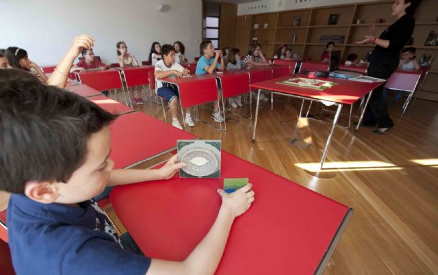 Los niños y sus padres vuelve al Teatro Romano tras la Noche de los Museos - 1, Foto 1
