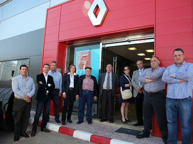 El Concejal de Transporte asiste al acto de entrega de 15 camiones adquiridos por una empresa lorquina - 2, Foto 2